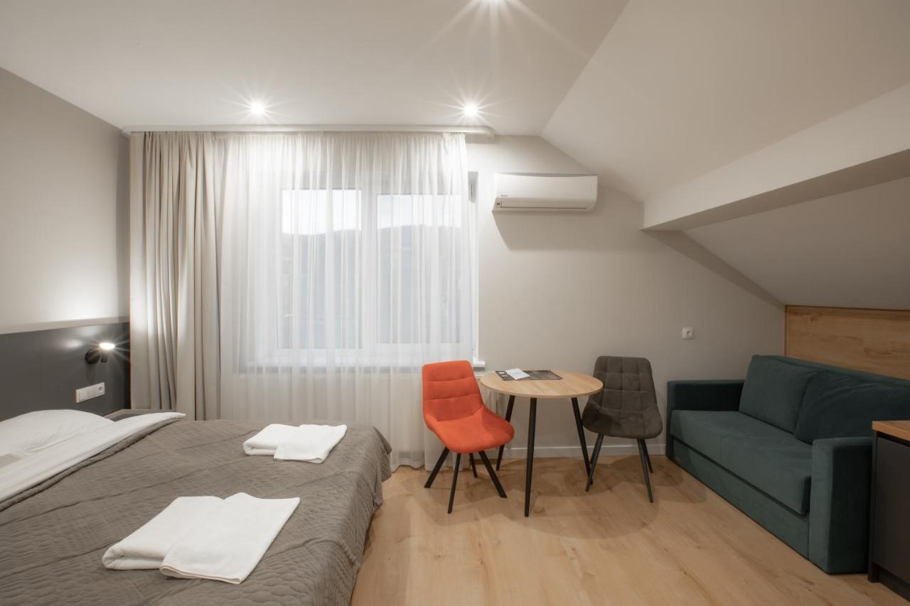 Hotel Premier à Yaremtche Extérieur photo