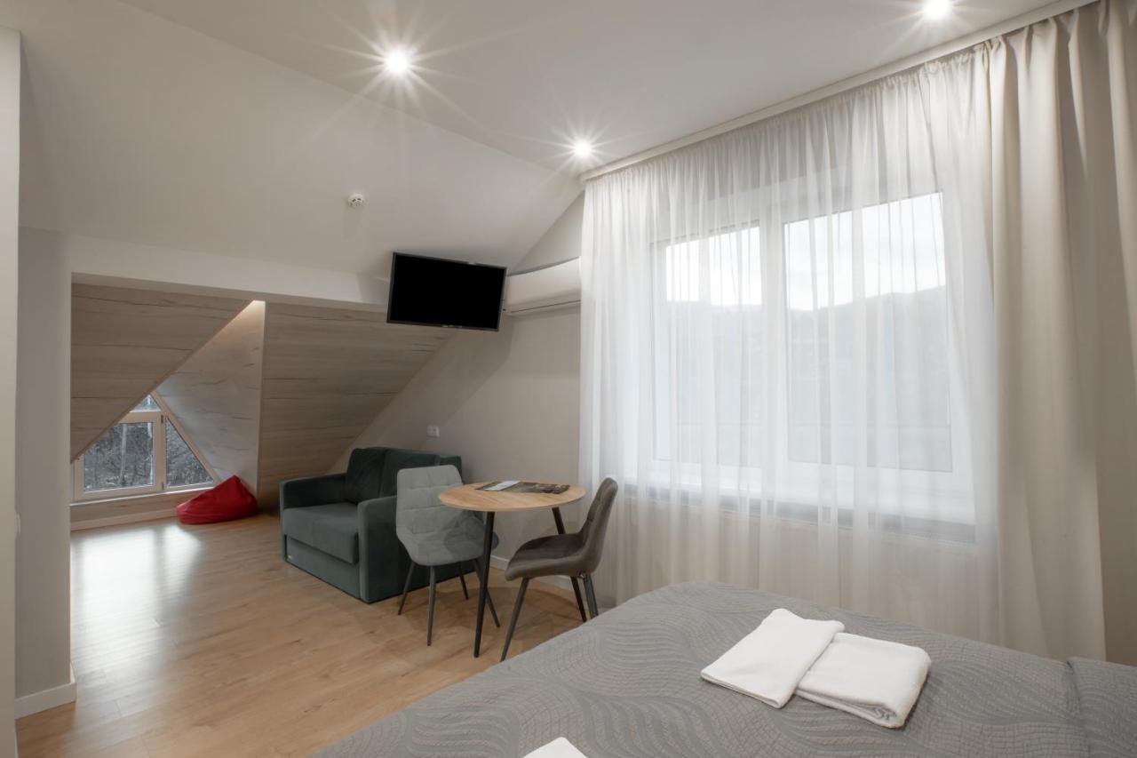 Hotel Premier à Yaremtche Extérieur photo