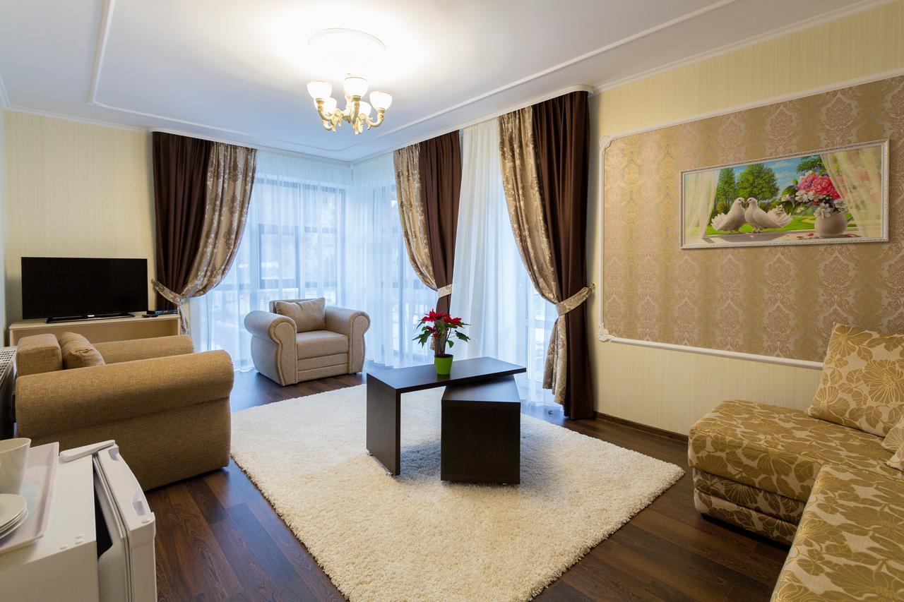 Hotel Premier à Yaremtche Extérieur photo