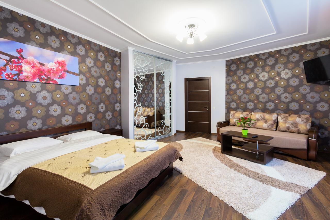 Hotel Premier à Yaremtche Extérieur photo