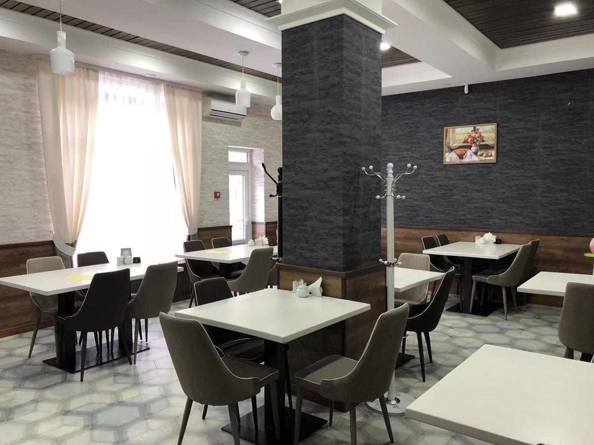 Hotel Premier à Yaremtche Extérieur photo